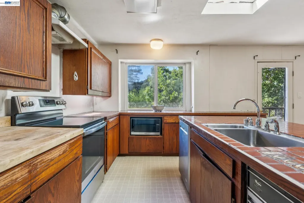 21 Monte Vista Road Orinda CA 94563