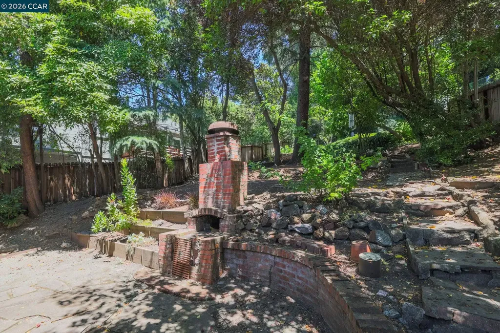 3306 Guido Oakland CA 94602