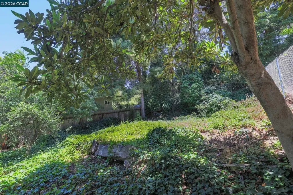 3306 Guido Oakland CA 94602