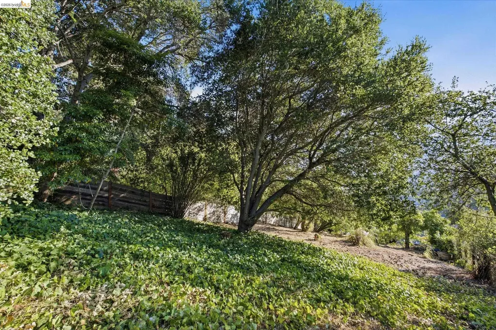 7308 Hillmont Oakland CA 94605