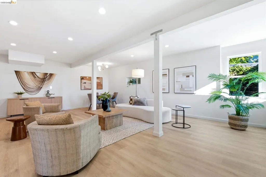 7308 Hillmont Oakland CA 94605