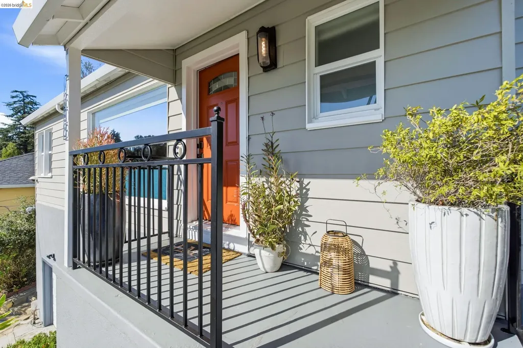 7308 Hillmont Oakland CA 94605