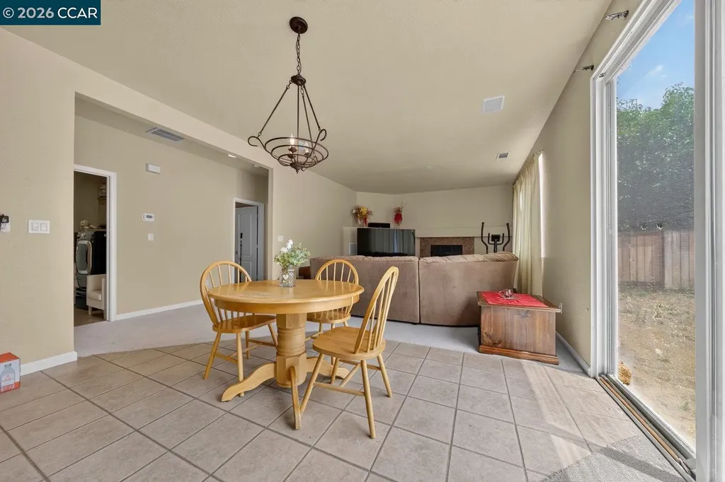 1816 Crown Peak Way Antioch CA 94531
