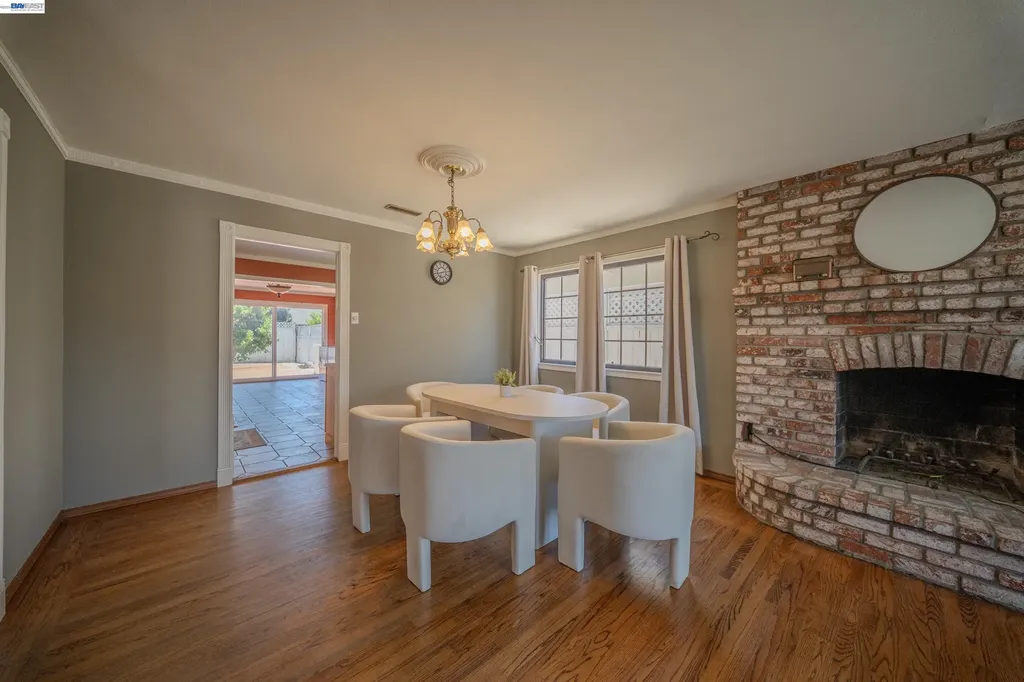 1526 Beechwood Avenue San Leandro CA 94579
