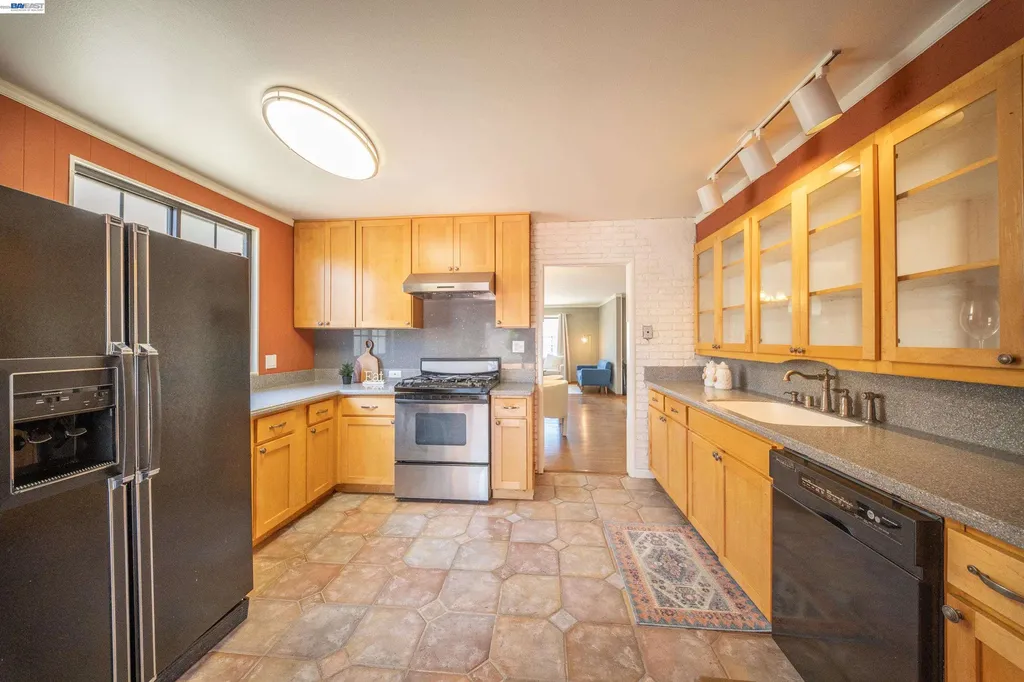 1526 Beechwood Avenue San Leandro CA 94579