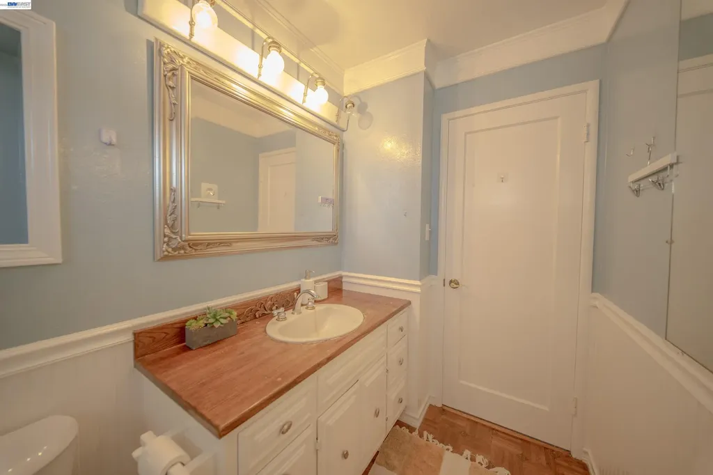 1526 Beechwood Avenue San Leandro CA 94579
