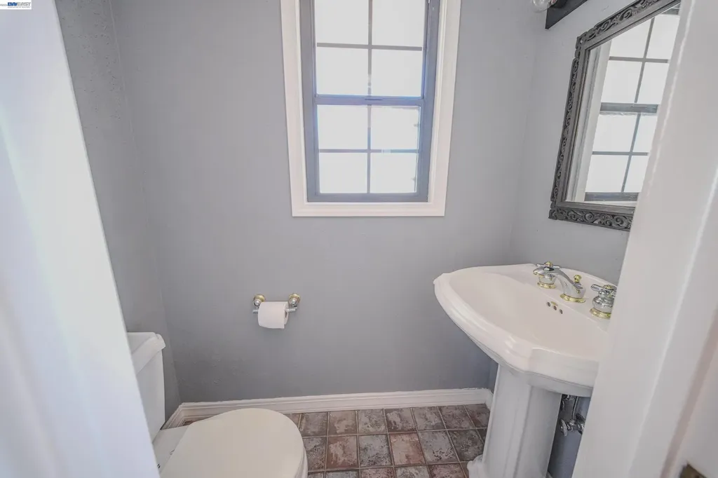 1526 Beechwood Avenue San Leandro CA 94579