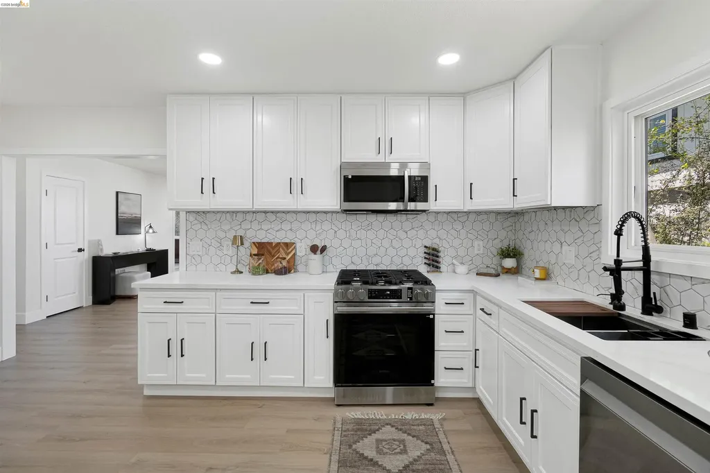 1090 Central Boulevard Hayward CA 94542