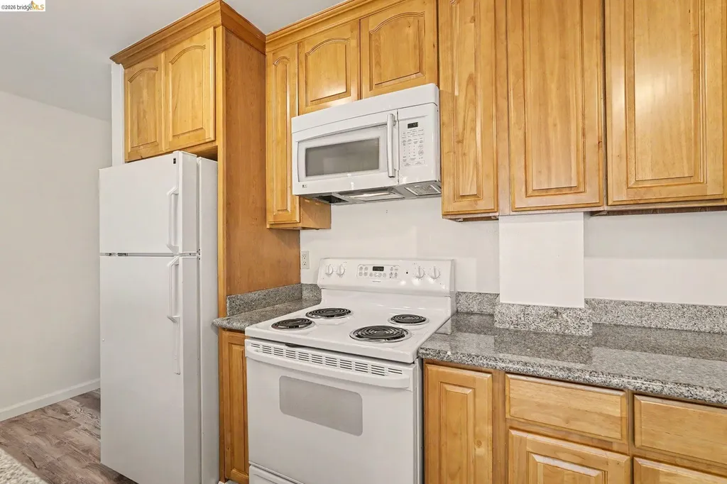 651 Oakland Avenue Oakland CA 94611