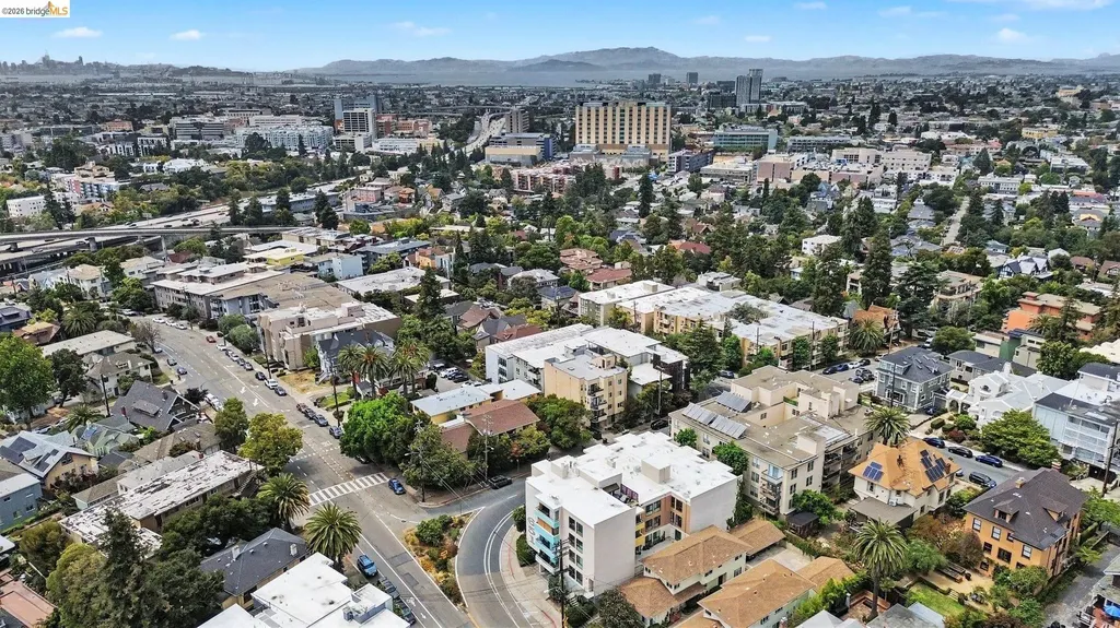 651 Oakland Avenue Oakland CA 94611