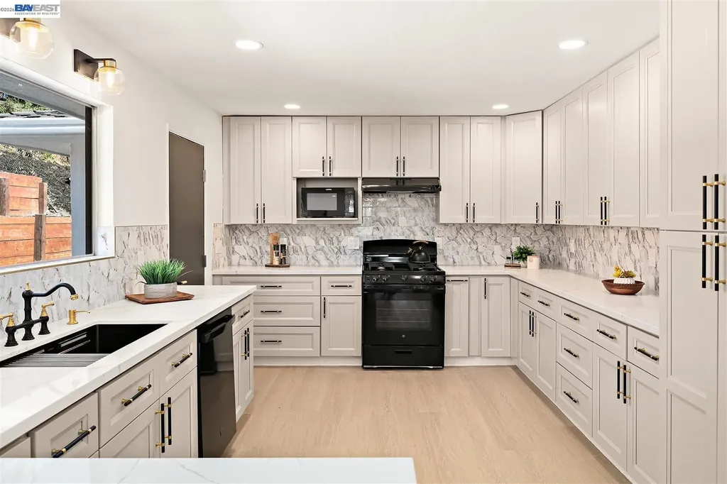 2356 Marineview Drive San Leandro CA 94577