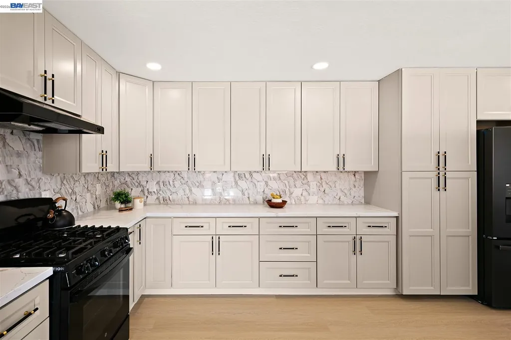 2356 Marineview Drive San Leandro CA 94577