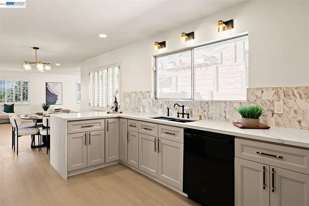 2356 Marineview Drive San Leandro CA 94577