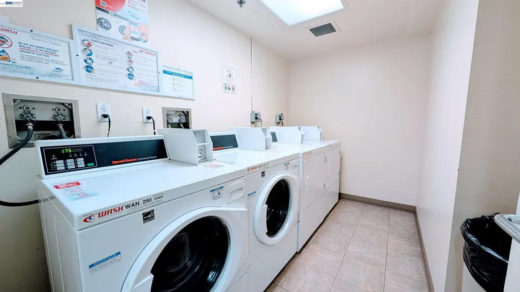 989 Webster Street Oakland CA 94607