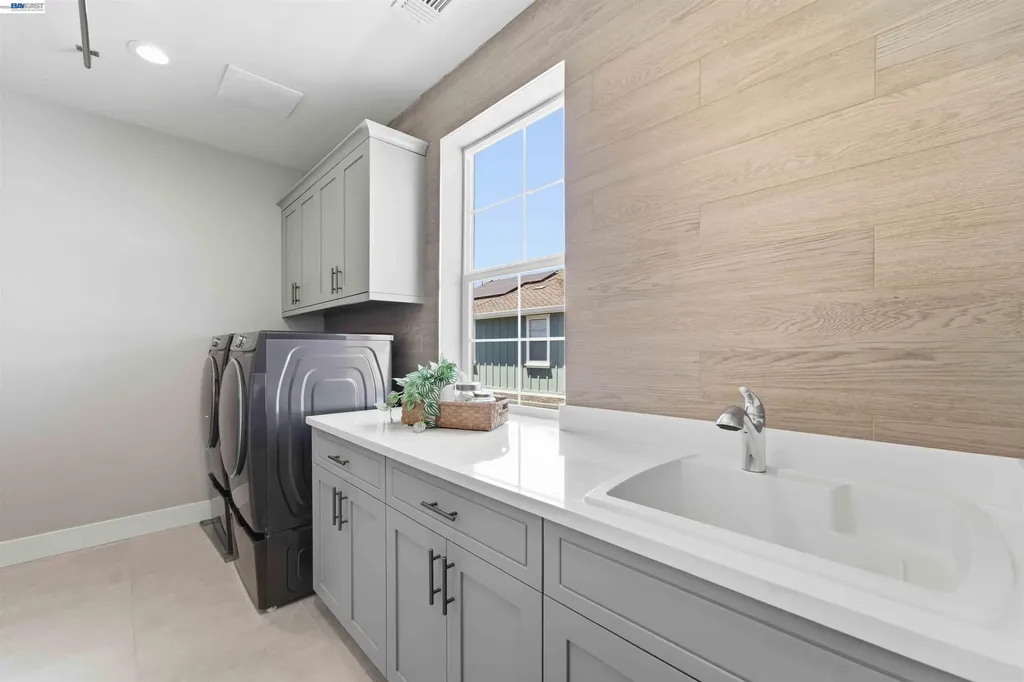 37595 Sea Bank Street Newark CA 94560