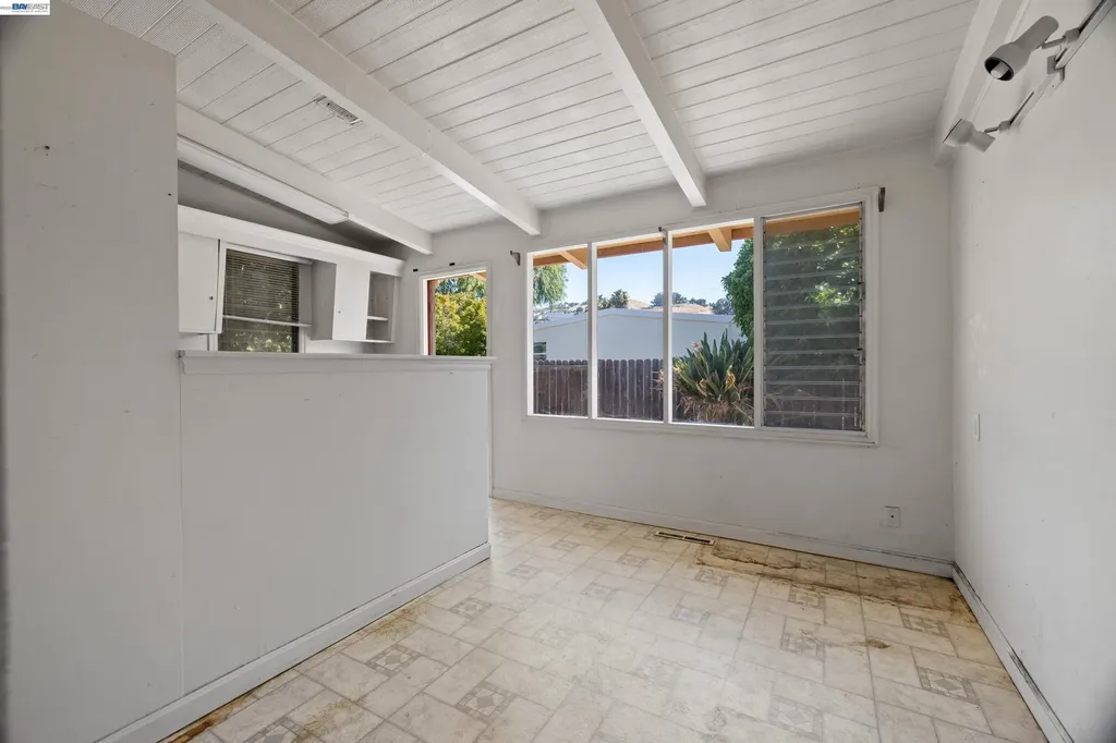 440 Rousseau Street Hayward CA 94544