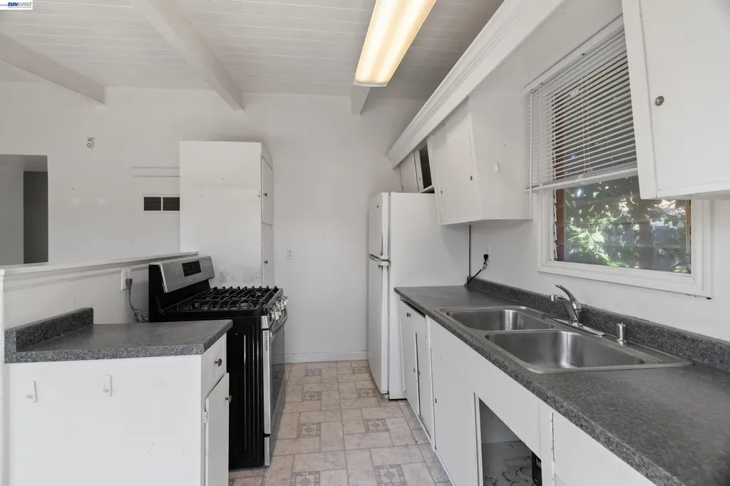 440 Rousseau Street Hayward CA 94544