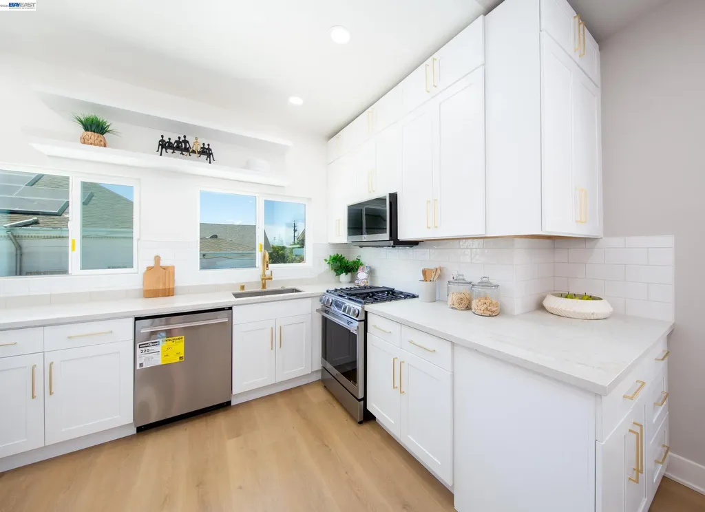1043 18th Street Oakland CA 94606