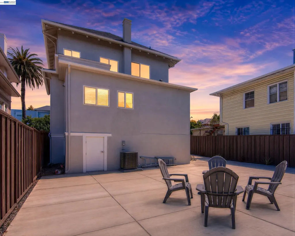 1043 18th Street Oakland CA 94606