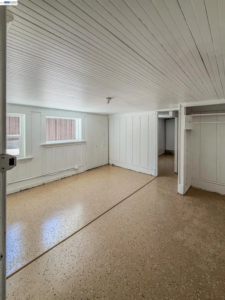 1043 18th Street Oakland CA 94606