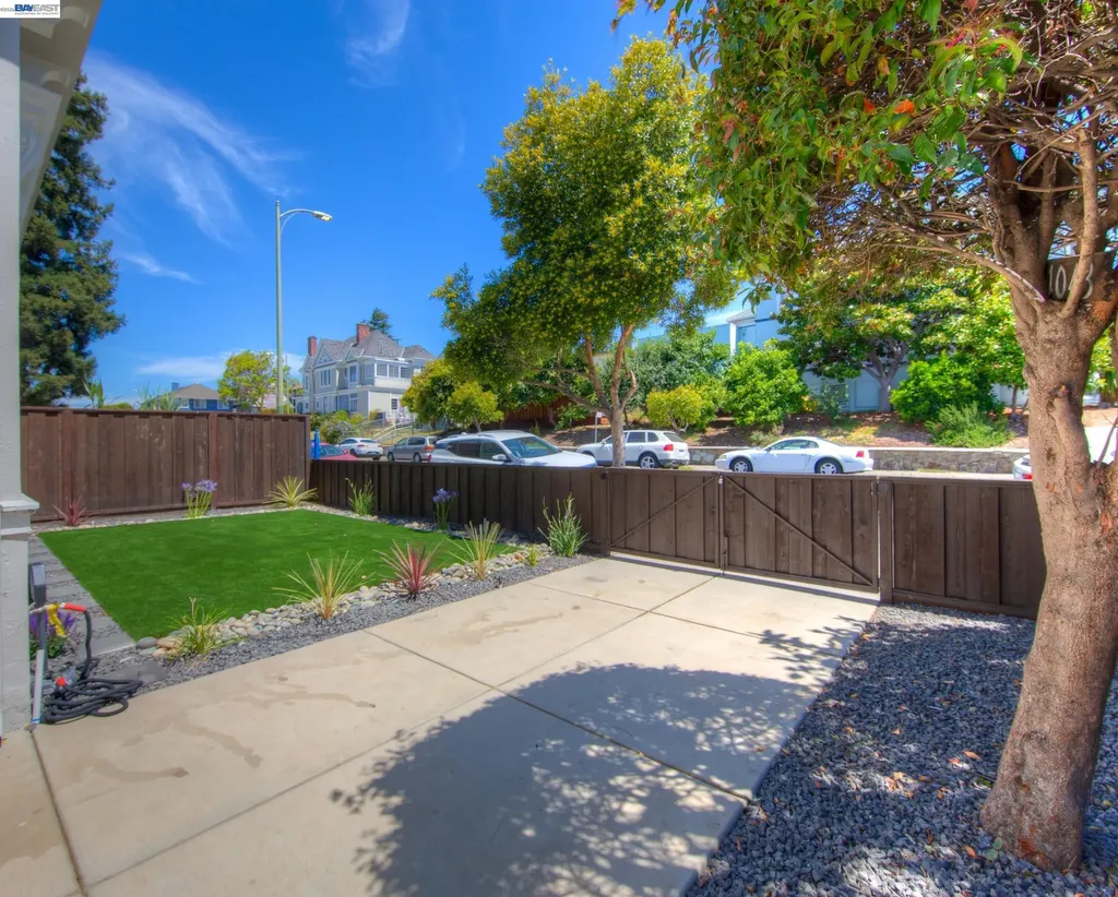 1043 18th Street Oakland CA 94606