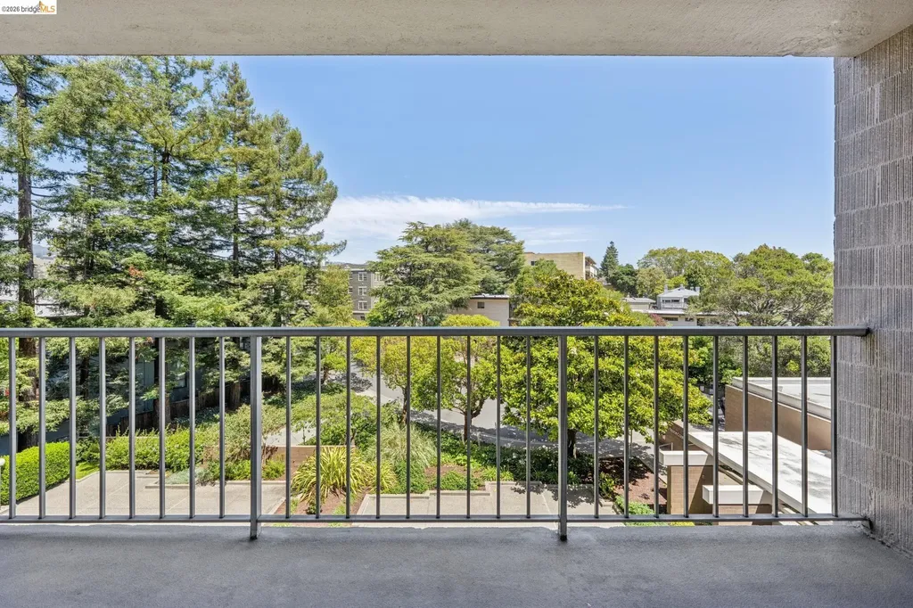 1 Kelton Court Oakland CA 94611