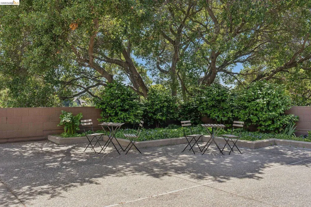 1 Kelton Court Oakland CA 94611