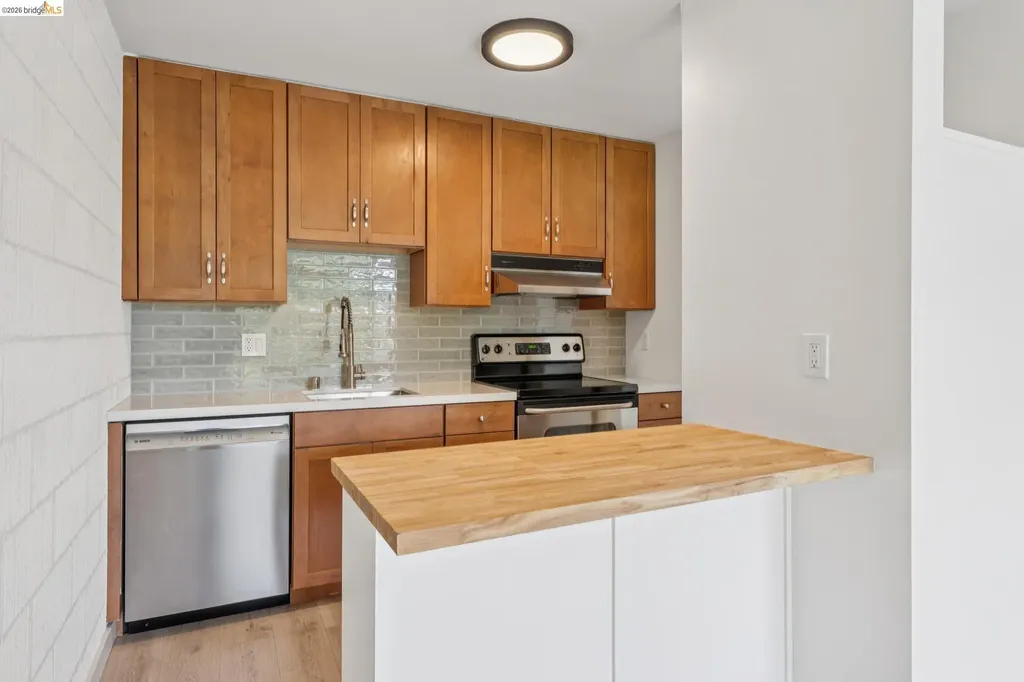 1 Kelton Court Oakland CA 94611