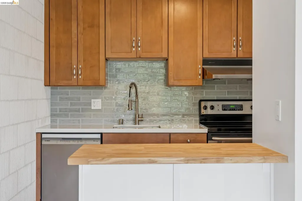 1 Kelton Court Oakland CA 94611
