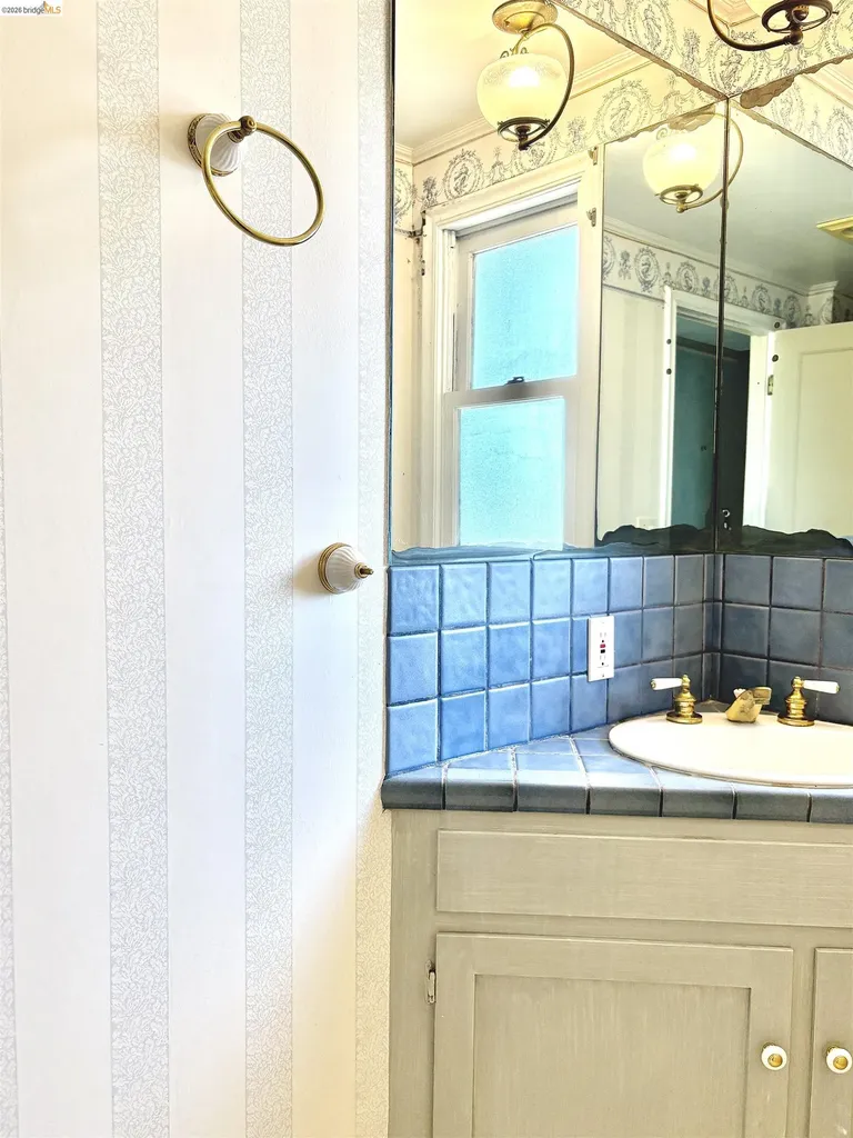 916 Cragmont Avenue Berkeley CA 94708