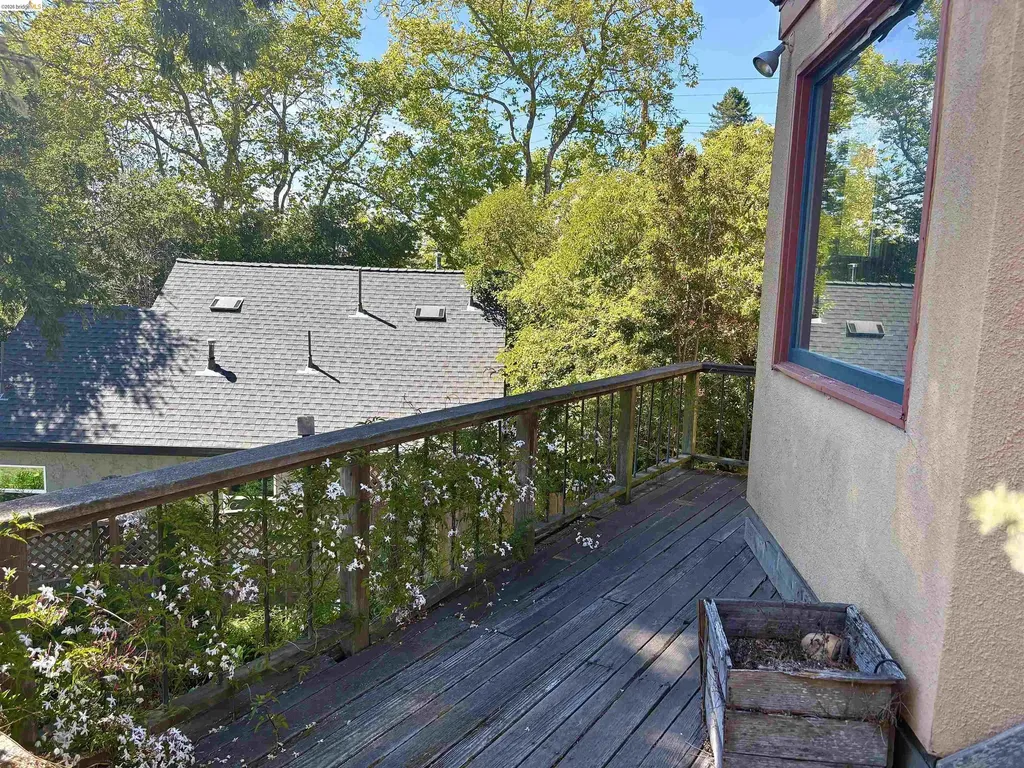 916 Cragmont Avenue Berkeley CA 94708