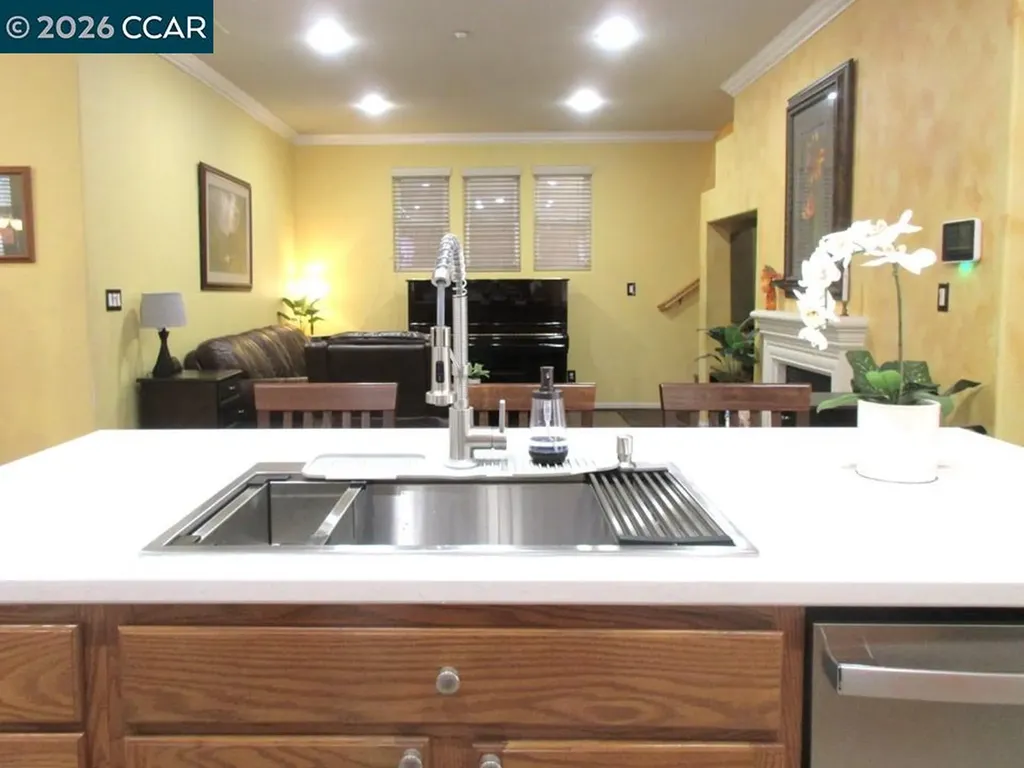 2072 Drake Lane Hercules CA 94547