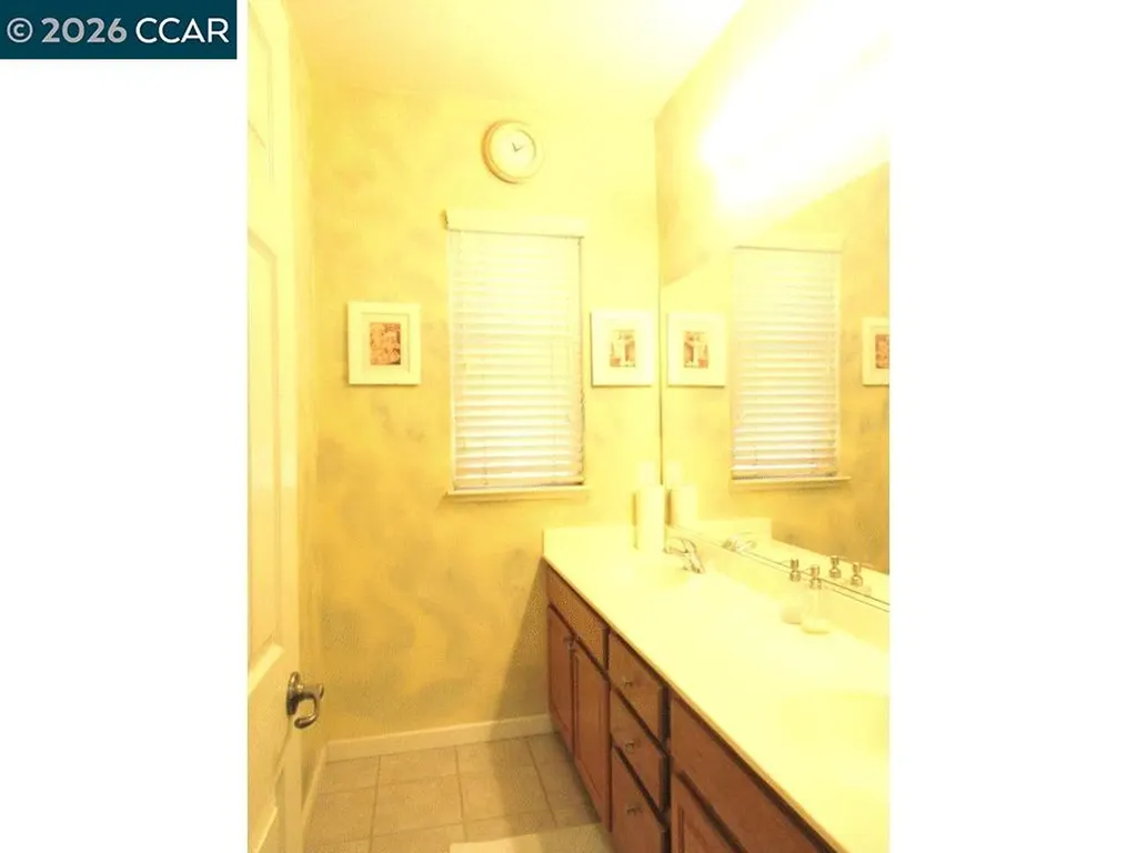 2072 Drake Lane Hercules CA 94547