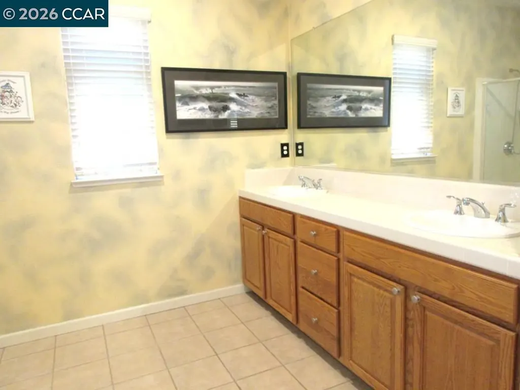 2072 Drake Lane Hercules CA 94547