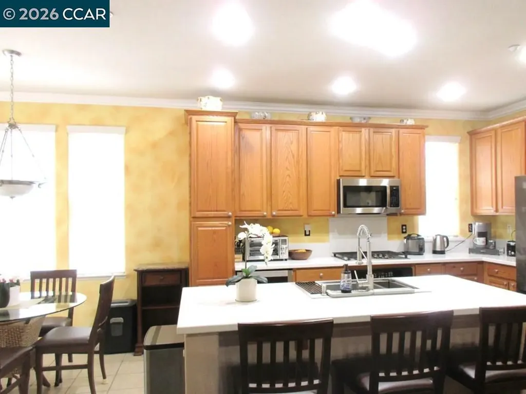 2072 Drake Lane Hercules CA 94547