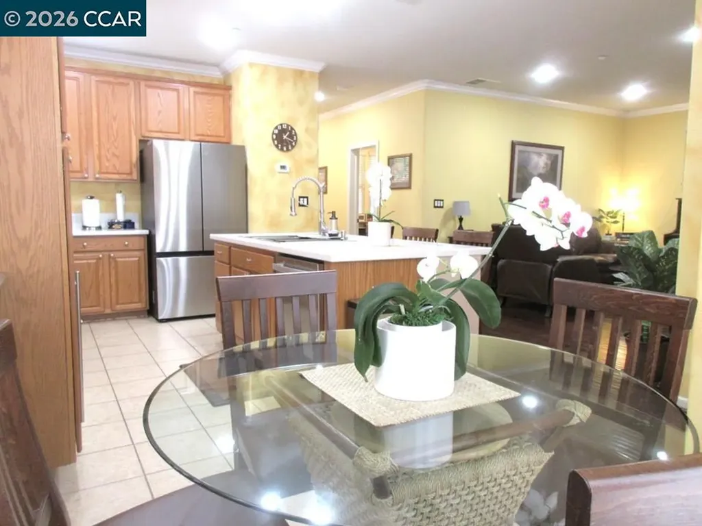 2072 Drake Lane Hercules CA 94547