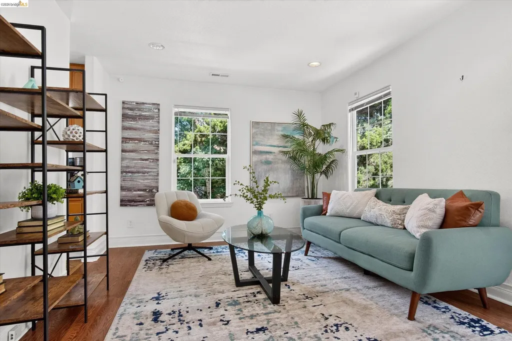7925 Greenly Drive Oakland CA 94605