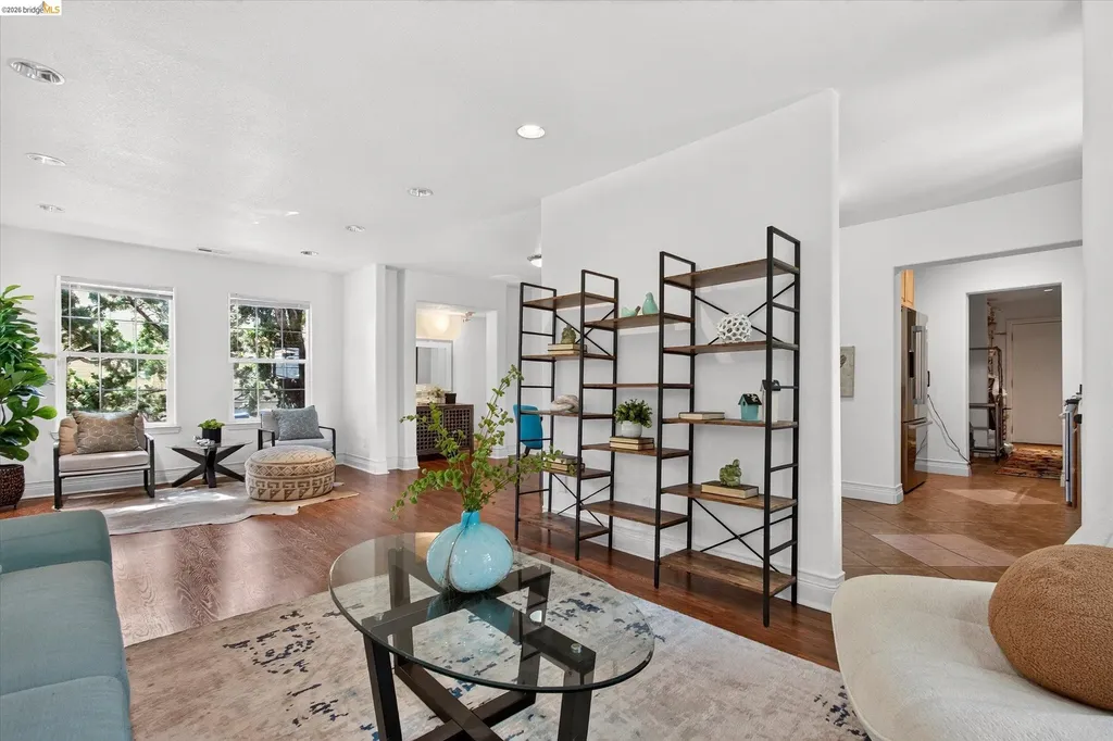 7925 Greenly Drive Oakland CA 94605