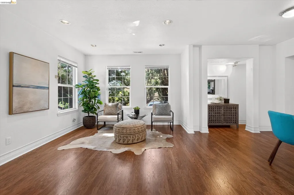 7925 Greenly Drive Oakland CA 94605