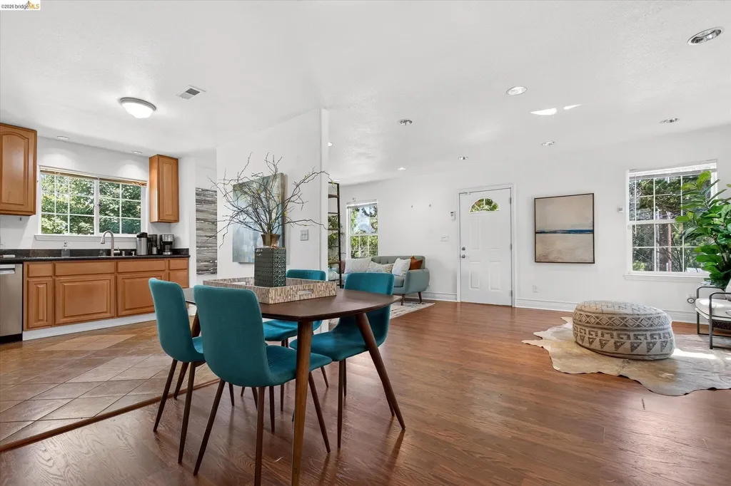 7925 Greenly Drive Oakland CA 94605