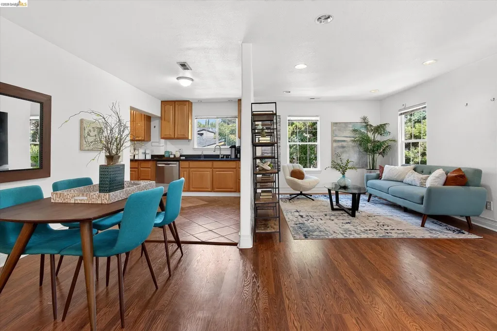 7925 Greenly Drive Oakland CA 94605