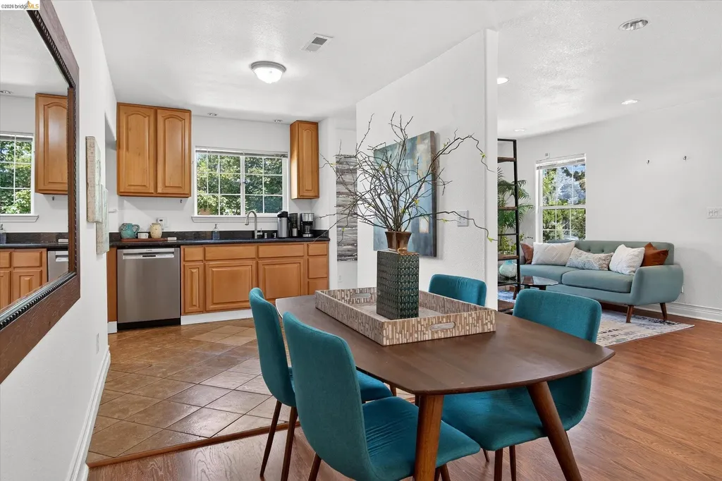 7925 Greenly Drive Oakland CA 94605