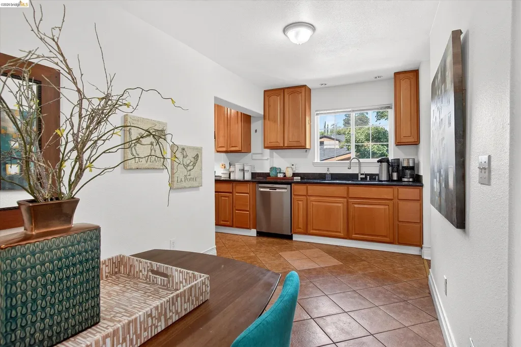 7925 Greenly Drive Oakland CA 94605