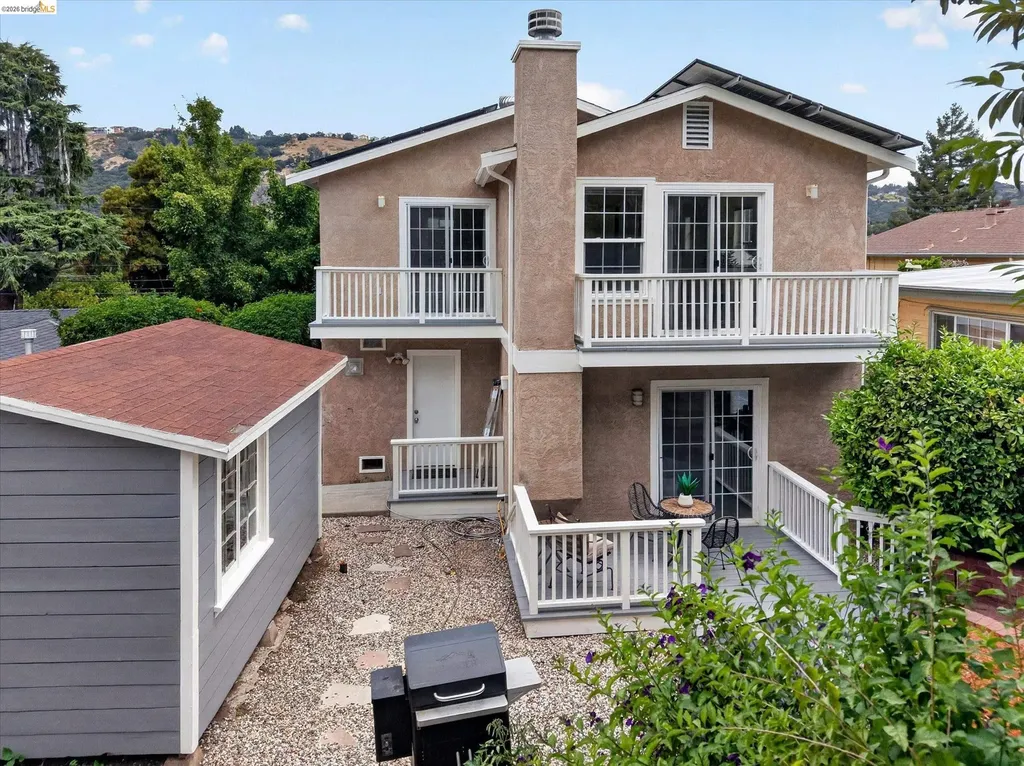 7925 Greenly Drive Oakland CA 94605