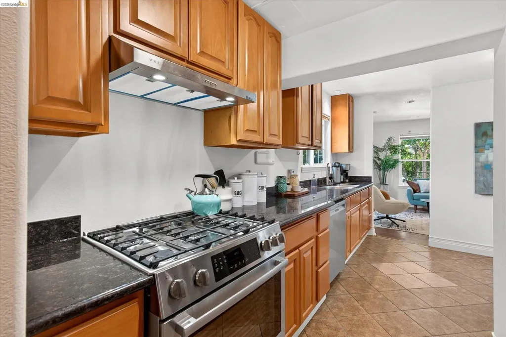 7925 Greenly Drive Oakland CA 94605