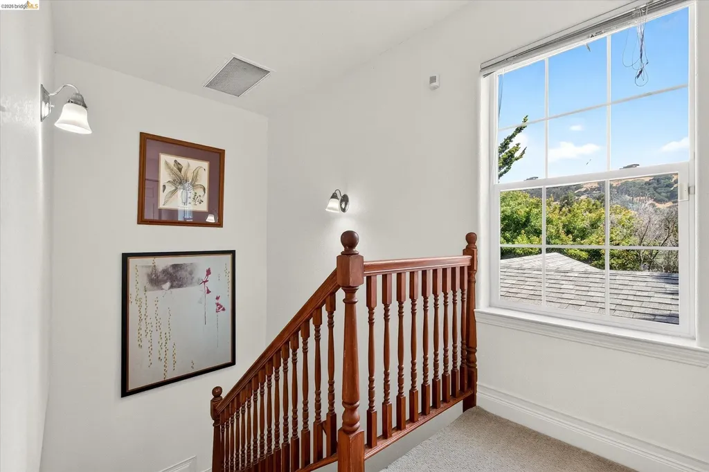7925 Greenly Drive Oakland CA 94605
