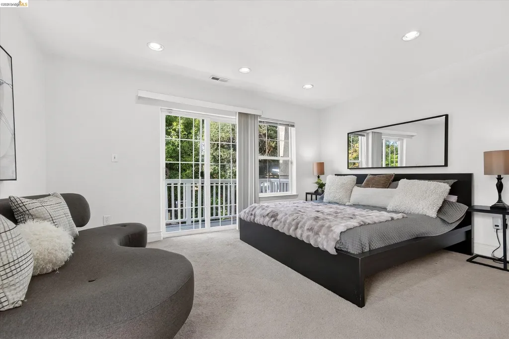 7925 Greenly Drive Oakland CA 94605