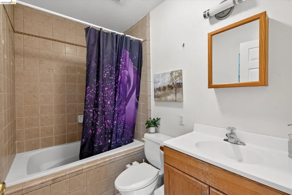 7925 Greenly Drive Oakland CA 94605