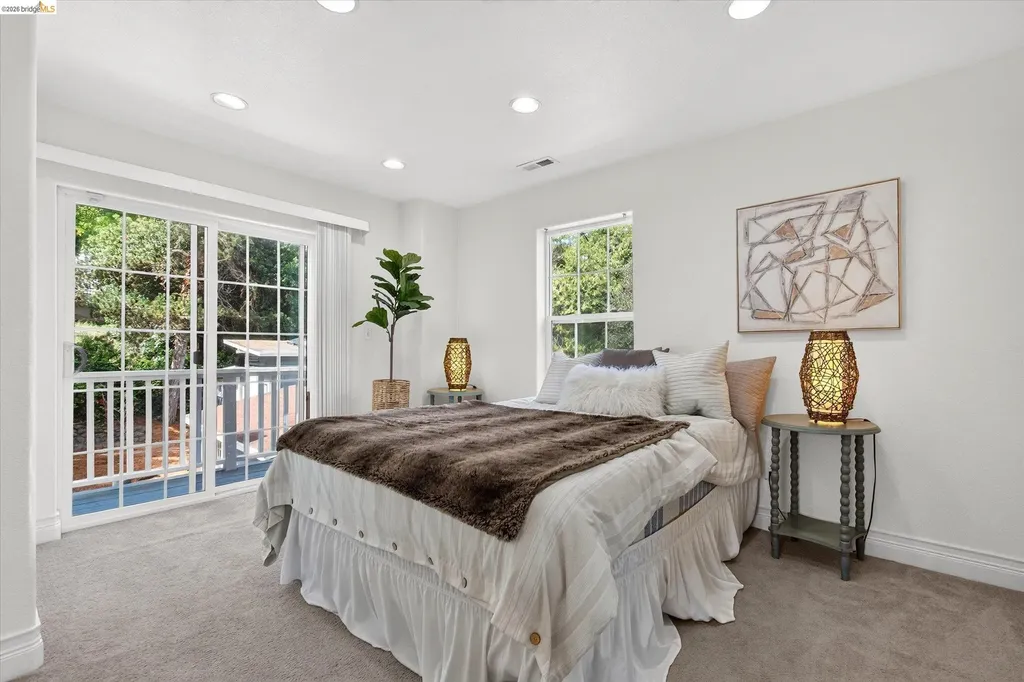7925 Greenly Drive Oakland CA 94605