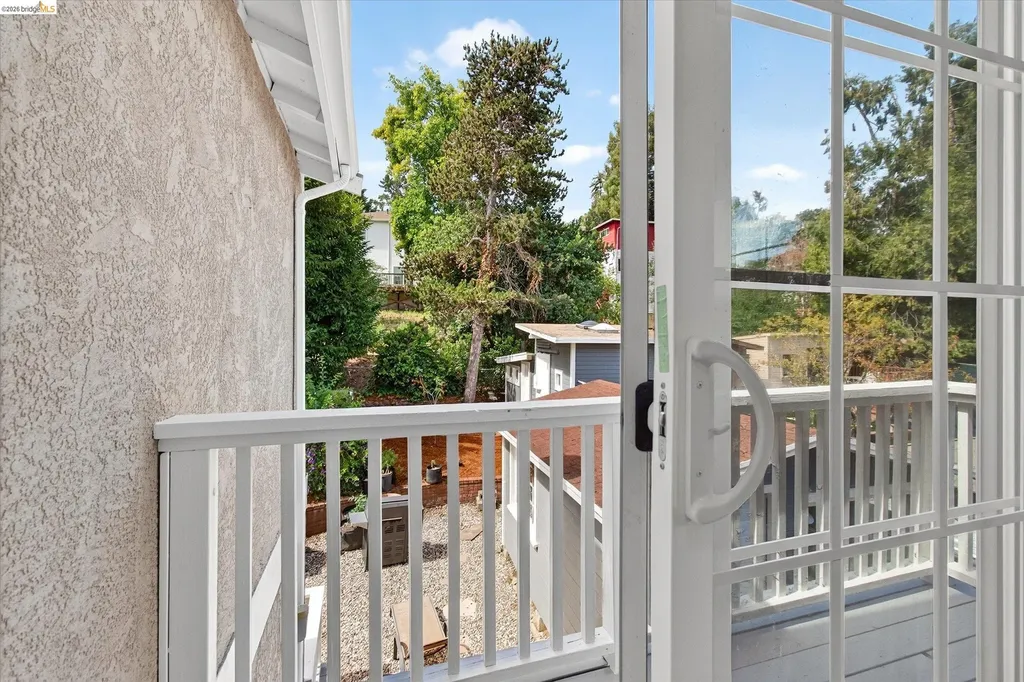 7925 Greenly Drive Oakland CA 94605